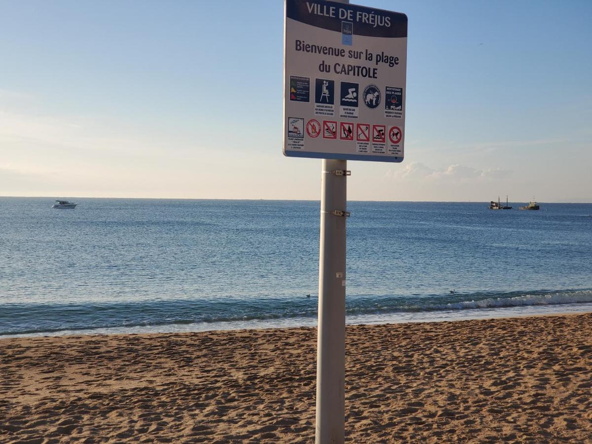 Frejus Plage Le Capitole T2 35M2 Climatise Balcon Exterior photo